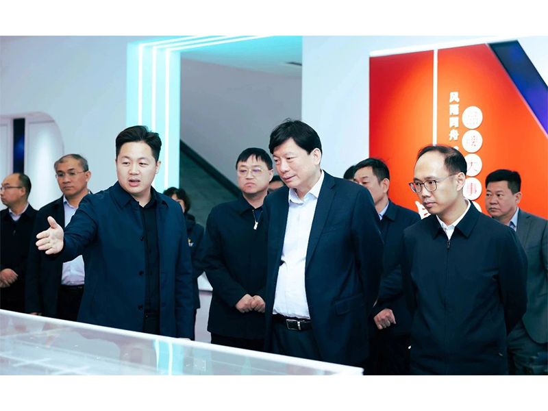 热烈接待新乡市委书记李卫东一行莅临意昂F凯捷牧业调研指导事情