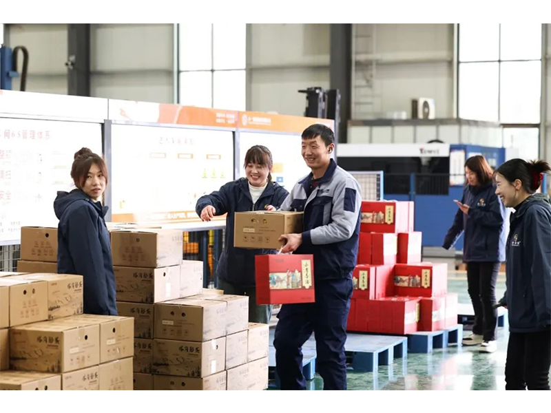 意昂F凯捷牧业 | 岁寒情暖，恭贺新春