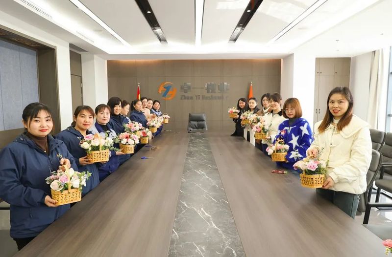 青春不负春 柔肩担重任 | 意昂F凯捷牧业祝宽大女神节日快乐!