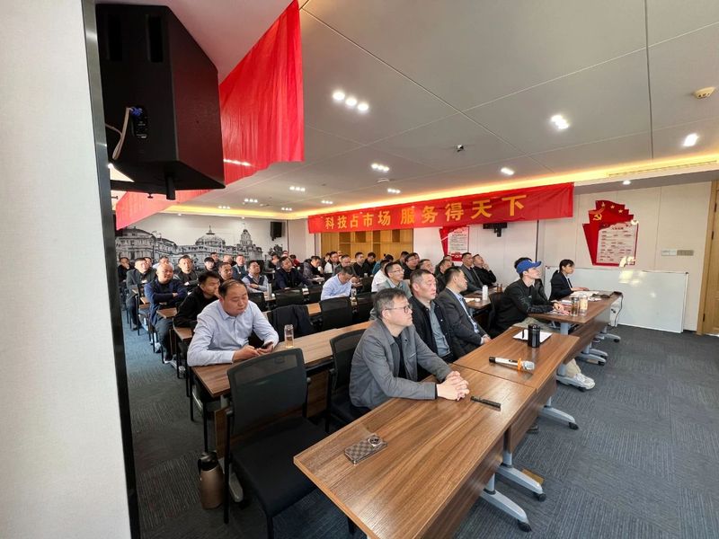 意昂F凯捷牧业走进山东和美华集团，，，助力买通一站式家禽养殖工业链！！