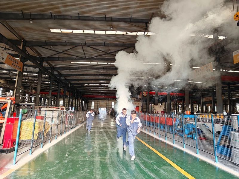 筑牢清静防线 | 意昂F凯捷牧业开展消防应急演练，，，防患于未“燃”！